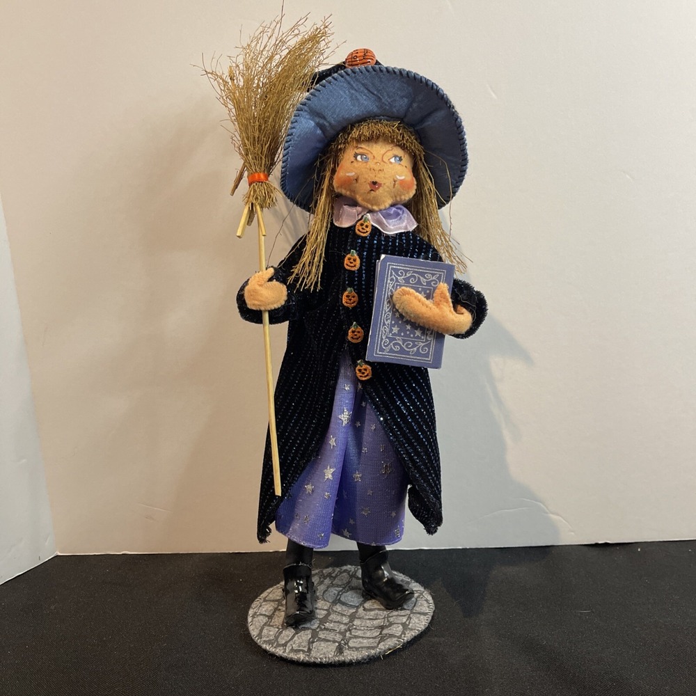 Annalee 2007 Bewilda Witch 10" Halloween Doll Broom & Book Very Nice